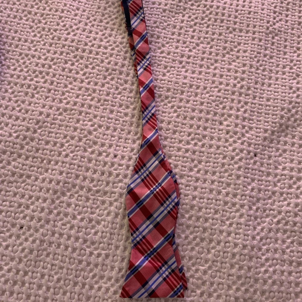 Bow tie Vineyard Vines